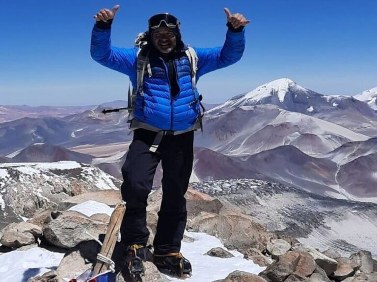 Ojos del Salado expedición guiada – vista del volcán